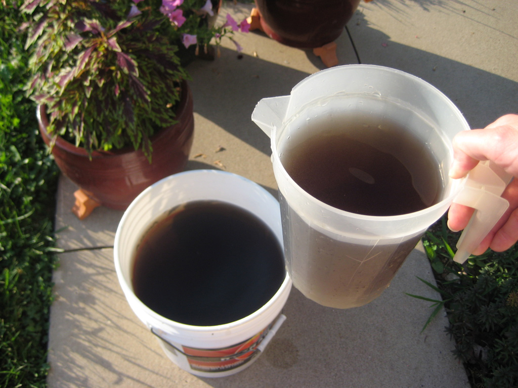 Water soluble plant food