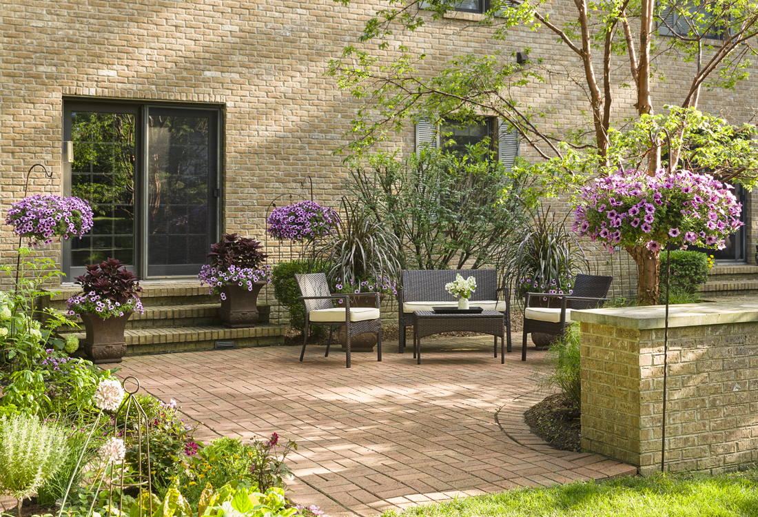 3 Steps to Pep Up Your Hanging Baskets