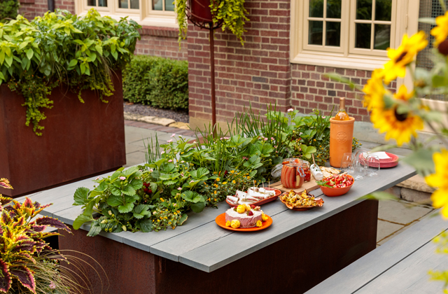 How to Build a Planter Table: DIY Outdoor Dining Guide